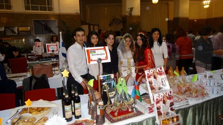 Azərbaycan Baş Konsulluğu Sankt-Peterburqda keçirilən beynəlxalq xeyriyyə yarmarkasında iştirak edib