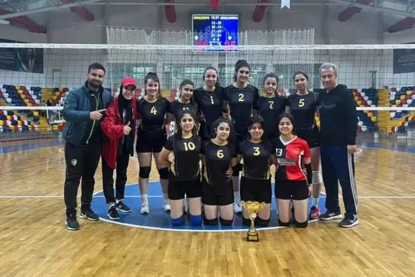 Türkiyədə daha iki voleybolçu zəlzələ nəticəsində həlak olub