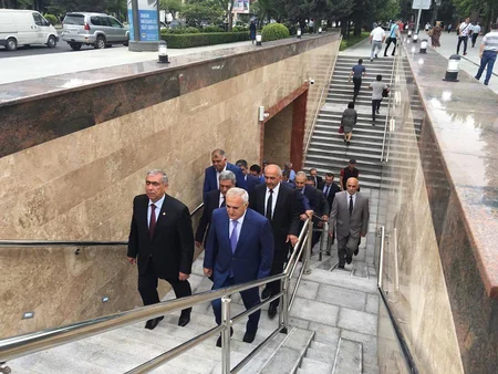 Hüseyn Cavid prospektində yeni piyada keçidi istifadəyə verilib