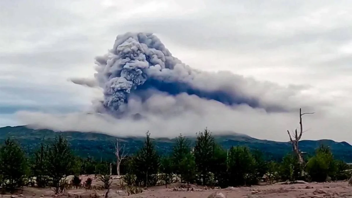 Russian volcano erupts triggering ash cloud alert for aircraft amid stronger second earthquake warning