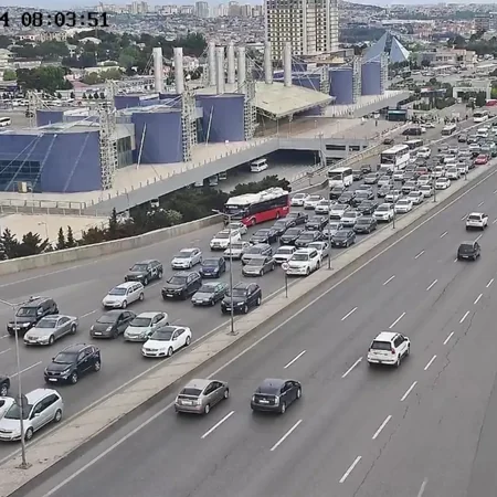Bakının bir sıra yollarında tıxac müşahidə olunur