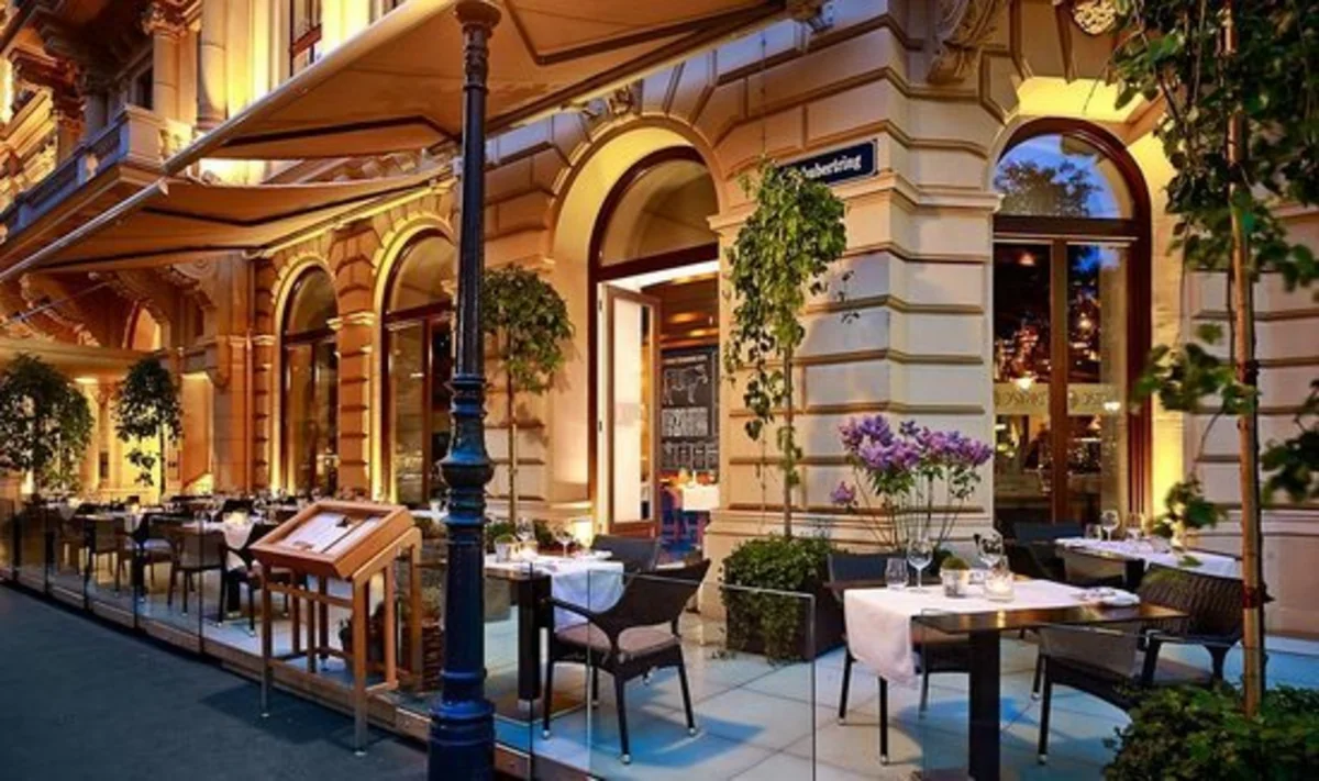 Avstriyada mağaza və restoranlar fəaliyyətə başlayır