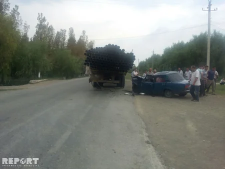 Ağcabədidə Jiquli KamAZla toqquşub, iki nəfər yaralanıb - FOTO