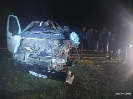 Qaxda mikroavtobus yük avtomobili ilə toqquşub, ölən və xəsarət alan var - FOTO - VİDEO - ƏLAVƏ OLUNUB