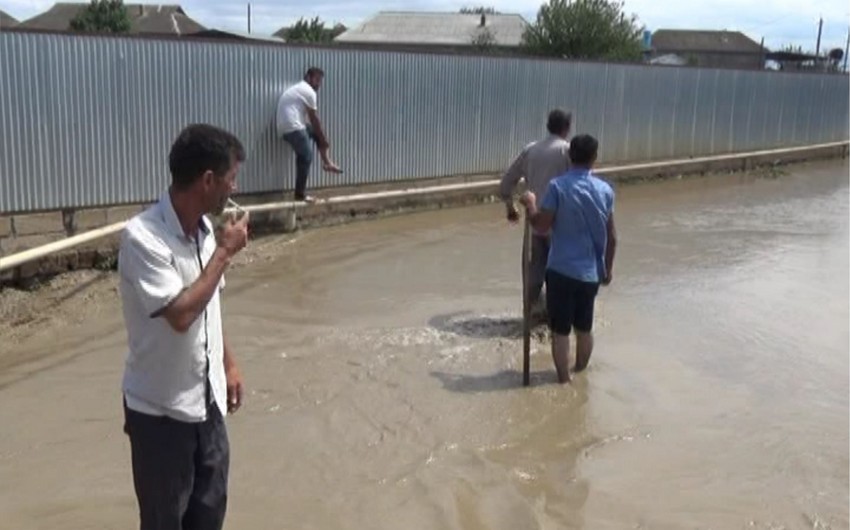 Cəlilabadda çay daşqını olub, kəndlərdən birini su basıb - FOTO