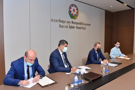 Ceyhun Bayramov Banqladeşin səfiri ilə görüşüb