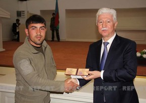 Семьям шехидов и ветеранам Отечественной войны вручены медали