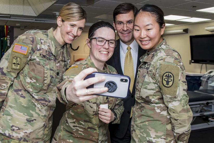 Pentaqon rəhbəri: “ABŞ qoşunları İraqı tərk etməyəcək”