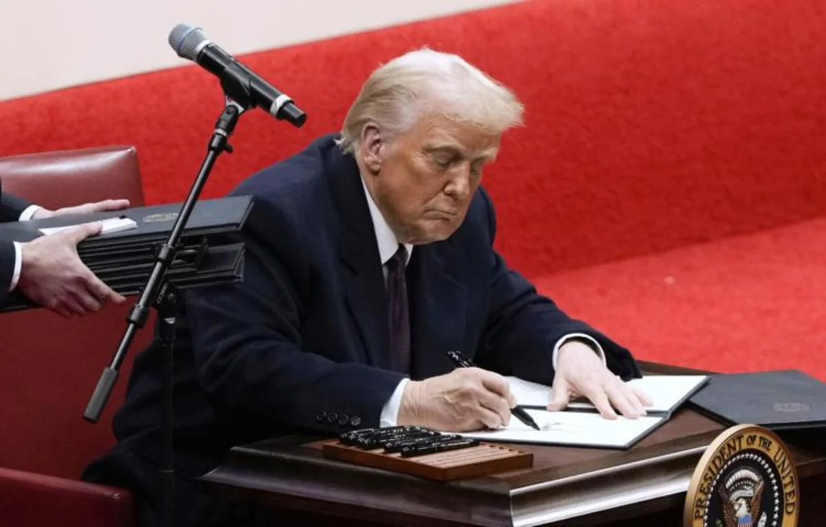 US judge temporarily blocks Trump's order restricting birthright citizenship