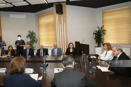 Ənənəvi dəyərlərin və ailə institutunun qorunmasında təhsilin roluna həsr olunan konfrans keçirilib