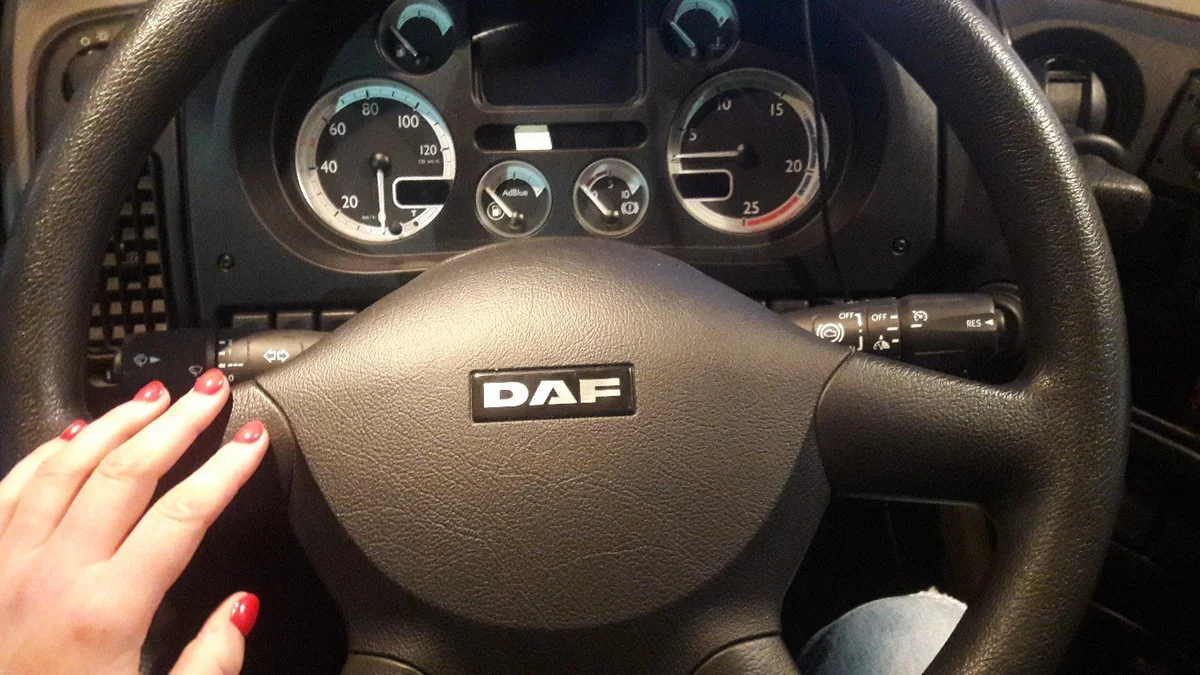 Bakıda qadın sürücü qəza törədib