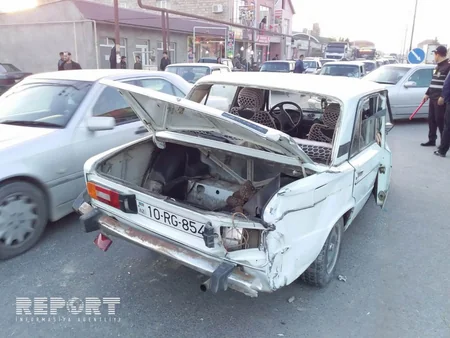 Bakıda iki avtomobil toqquşub, xəsarət alan var - VİDEO