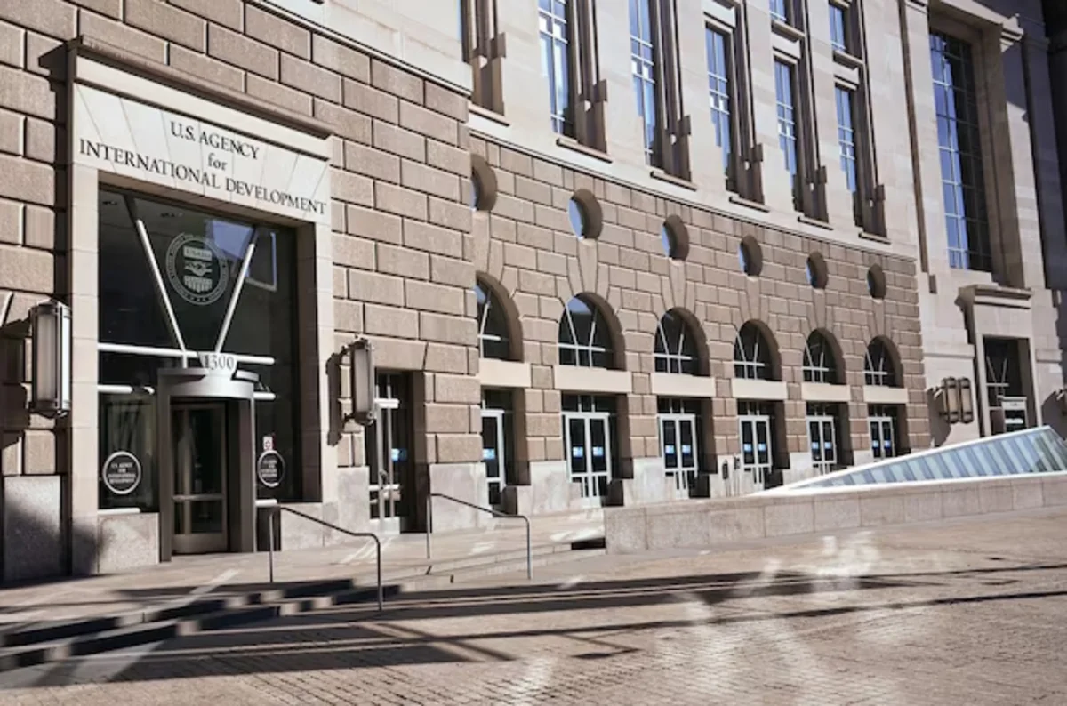USAID-in Vaşinqtondakı baş qərargahı bağlanıb