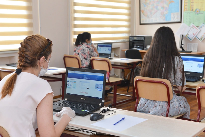 İşə qəbul imtahanları davam edir