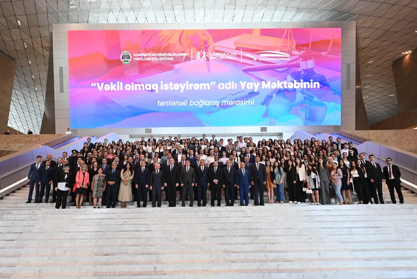 Vəkil olmaq istəyirəm adlı yay məktəbinin bağlanış mərasimi keçirilib