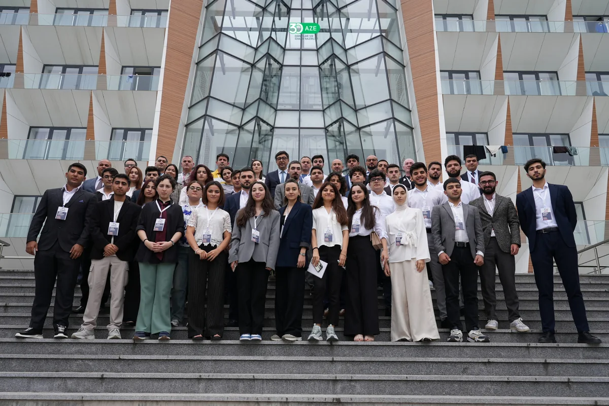 Fərid Qayıbov Gənc idman liderləri proqramının iştirakçıları ilə görüşüb