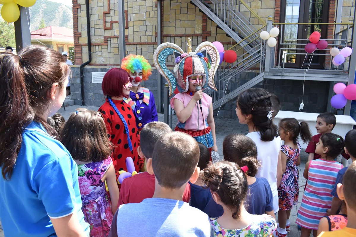 Heydər Əliyev Fondu Şəkidə xüsusi qayğıya ehtiyacı olan uşaqlarla birgə 