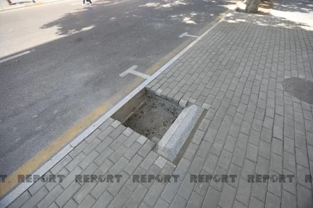 В Баку восстановлен тротуар на месте демонтированной незаконной парковки