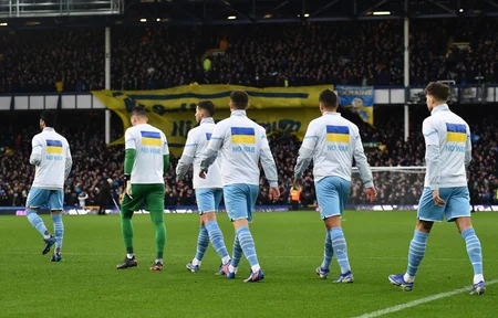 Everton və Mançester Siti meydana Ukrayna formaları ilə çıxıb