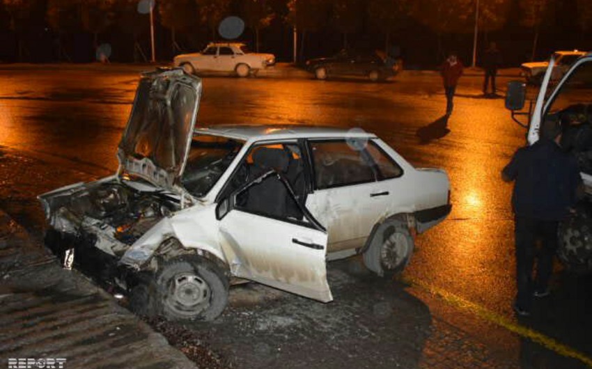 Şəmkirdə avtomobil qəzası vaş verib, xəsarət alan var