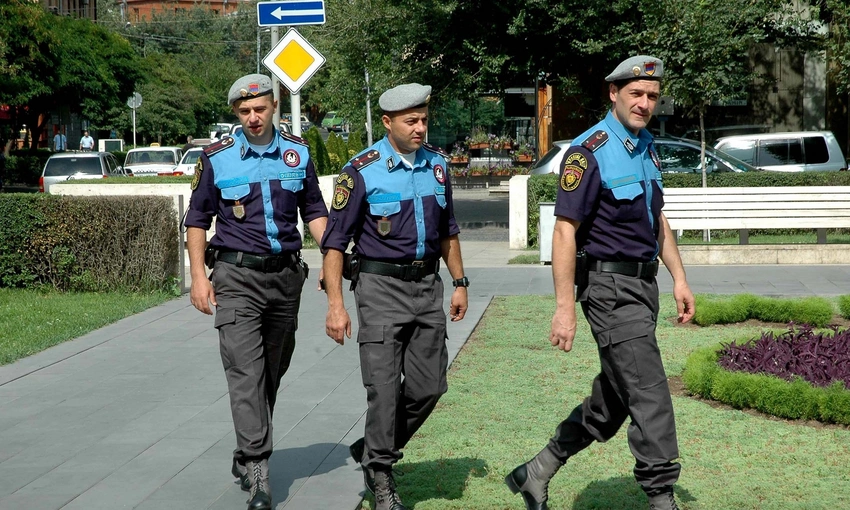 Ermənistanda bir ailənin qətlində şübhəli bilinən rusiyalı hərbçi yaxalanıb - YENİLƏNİB