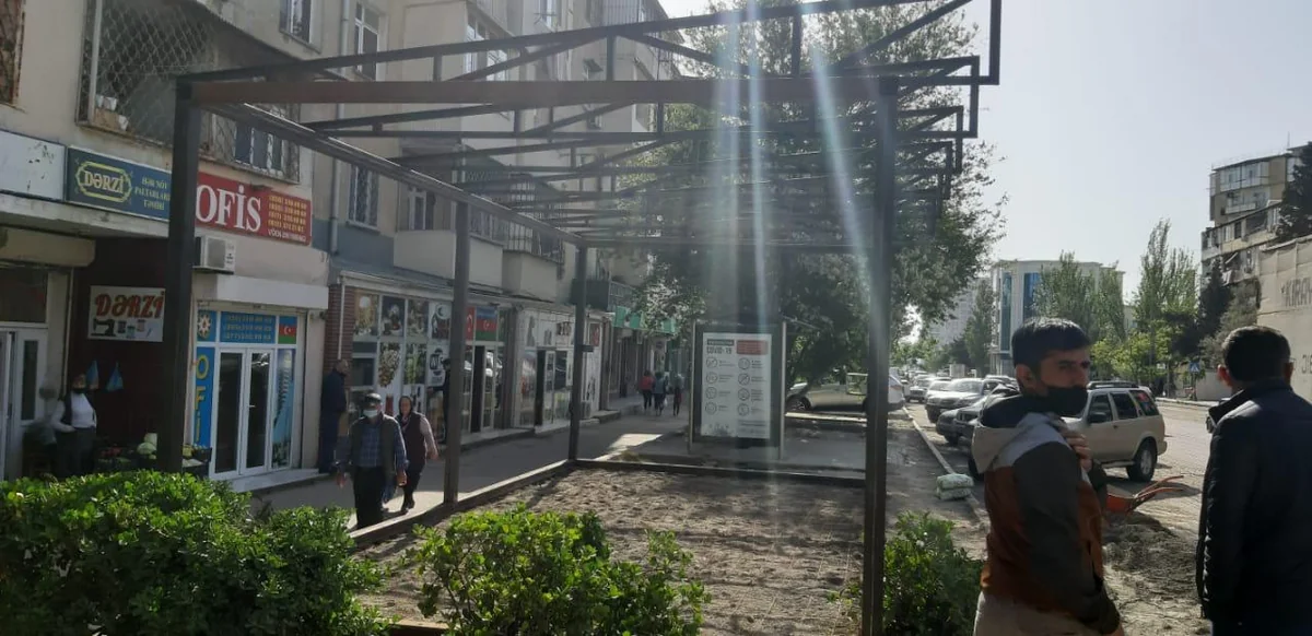 Xətai rayonunda səkinin zəbt edilməsinin qarşısı alındı