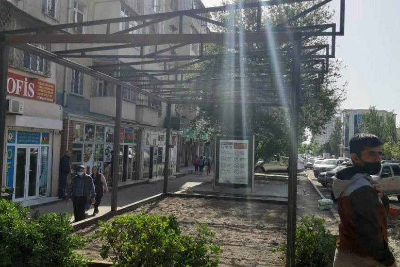 Xətai rayonunda səkinin zəbt edilməsinin qarşısı alındı