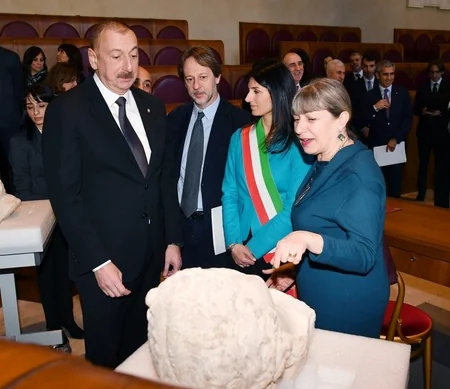 İlham Əliyev Romanın meri ilə görüşdü