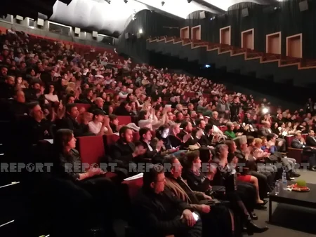 İstanbulda Novruz şənliyində Azərbaycanın Xalq artistinin milli mahnılar ifa edib