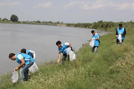 ETSN, IDEA İctimai Birliyi və “Blue Marine Foundation” Kür çayı sahillərində təmizlik kampaniyasına başlayıb - FOTO