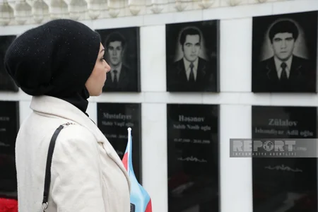 Milli qürur və and yeri - Şəhidlər xiyabanına axın başlayıb - FOTOREPORTAJ