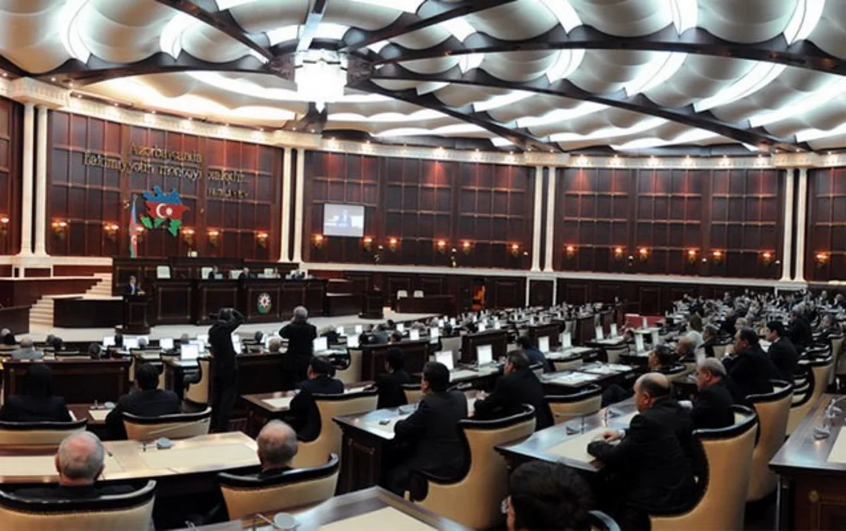 Deputatların tələbi ilə plenar iclas onlayn keçirilə biləcək