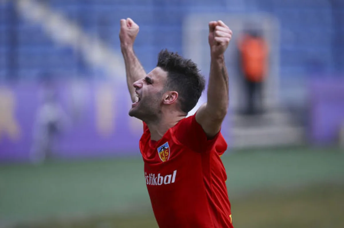 Qalatasaray ilk yay transferini həyata keçirib