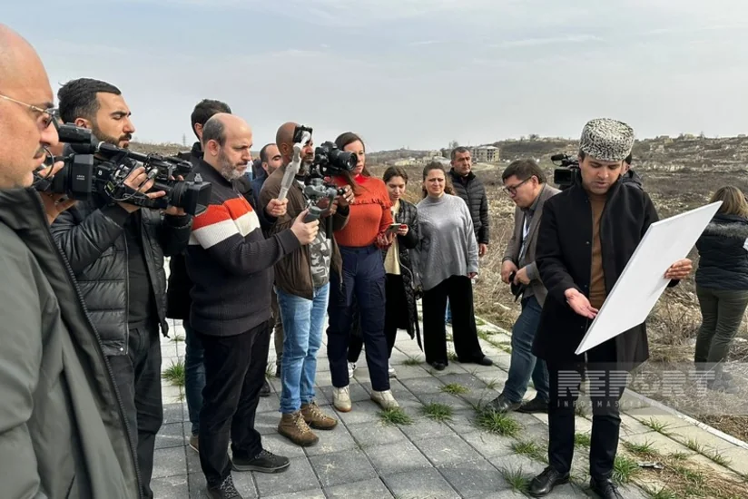 Xarici jurnalistlər Füzuliyə və Merdinli kənd məscidinə baş çəkib