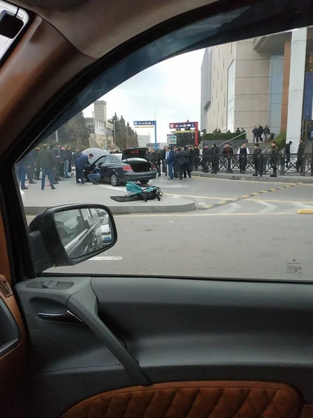 Bakıda “Mercedes” yanıb - VİDEO