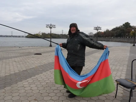 Dövlət Bayrağı Günü münasibətilə Dneprdə aksiya keçirilib