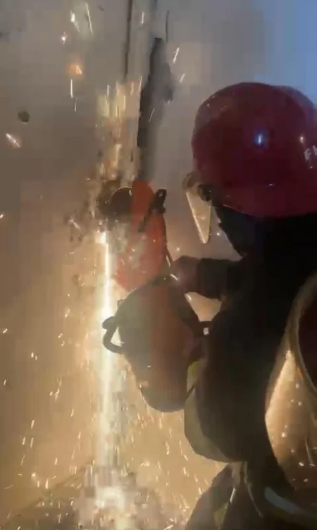 Bakıda doqquzmərtəbəli yaşayış binasında yanğın olub