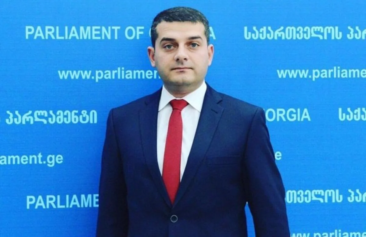 Депутат: Меня беспокоит аварийное состояние здания Тбилисского азербайджанского государственного драматического театра