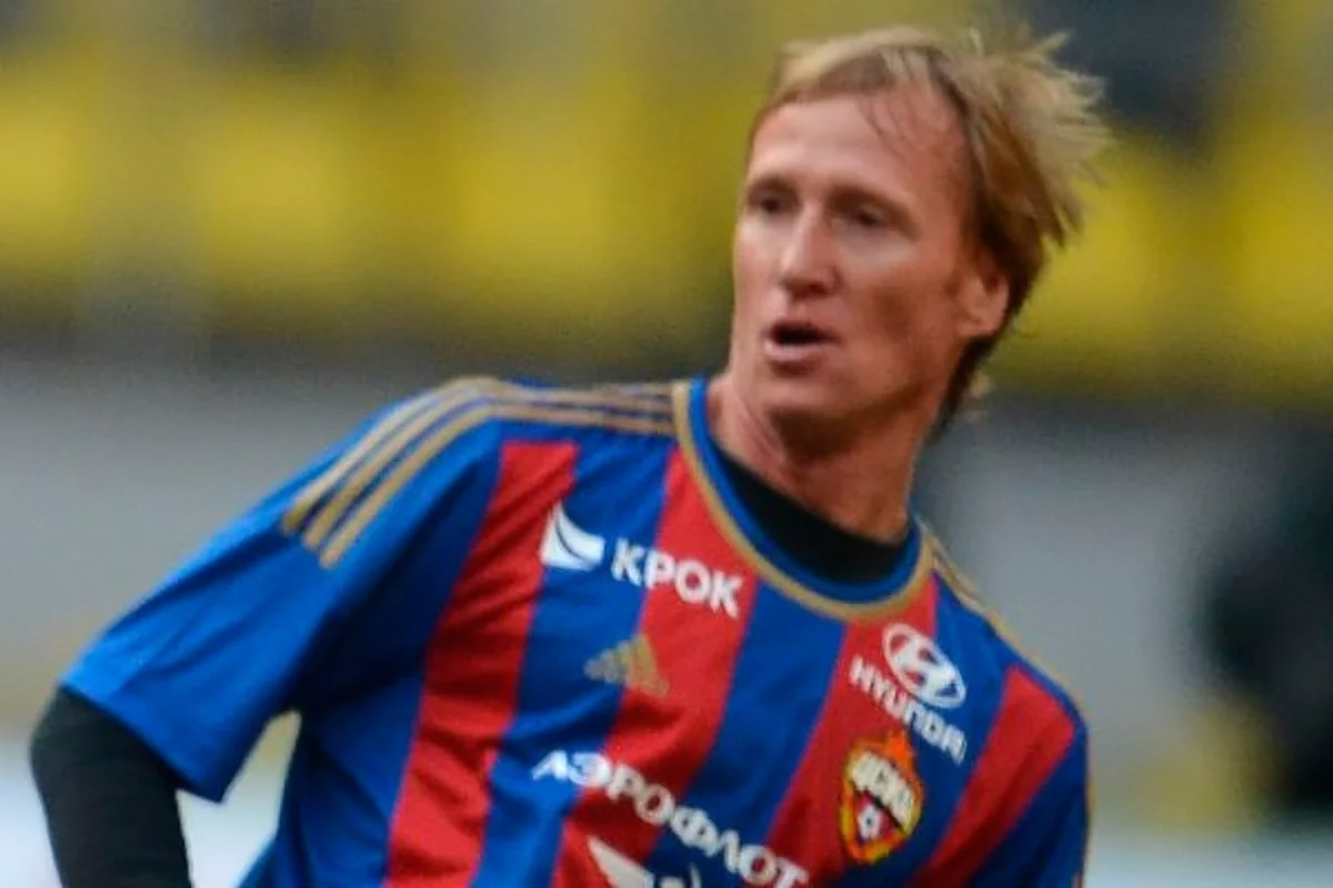​Veteran futbolçu yoldaşlıq görüşü zamanı ölüb