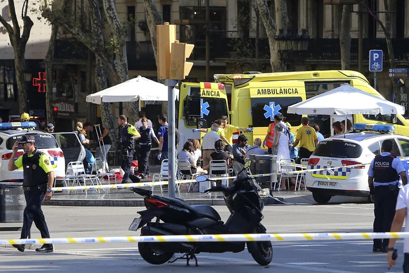 В Барселоне в ходе антитеррористической операции эвакуированы посетители знаменитого собора
