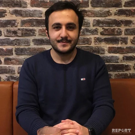 Fransada azərbaycanlı nəşriyyatçı: Mağaza Hüseyn Abbaszadənin kitablarını yenidən sifariş verəndə uşaq kimi sevinirdik