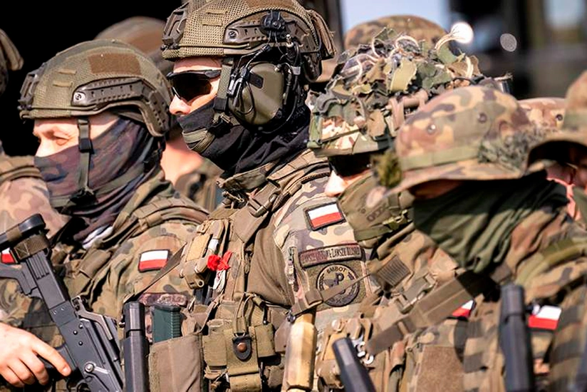 Polşa iki ölkə ilə sərhədə minlərlə hərbçi göndərir