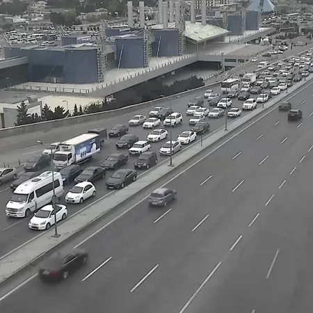 Bakının bir sıra yollarında tıxac var - SİYAHI