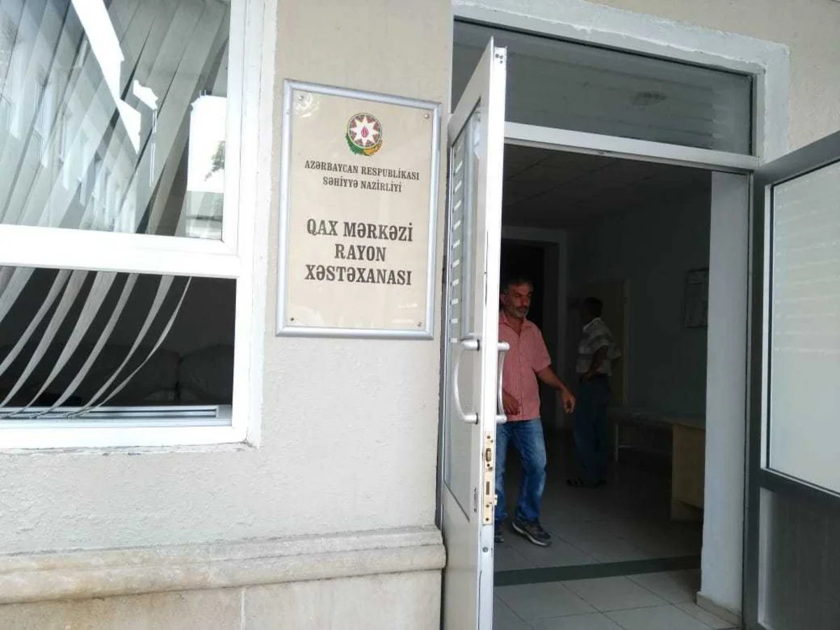 Qaxda zəlzələ zamanı xəsarət alanlardan biri müalicə məqsədilə Bakıya göndərilib