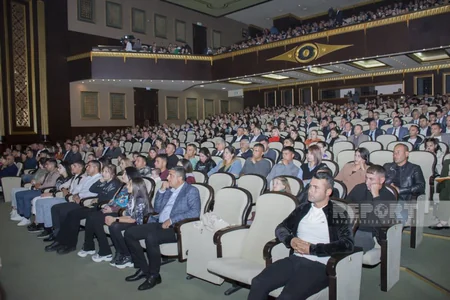 Naxçıvanda Heydər Əliyev Sarayında Xalq artisti Fidan Hacıyevanın solo konserti olub