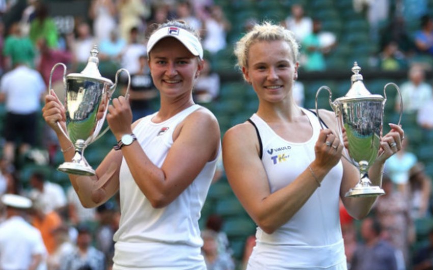 Çexiyalı tennisçilər cütlük kateqoriyası üzrə Uimbldonun çempionu olublar