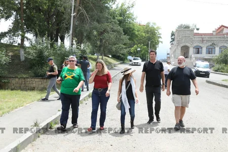 Зарубежные путешественники посетили Шушу