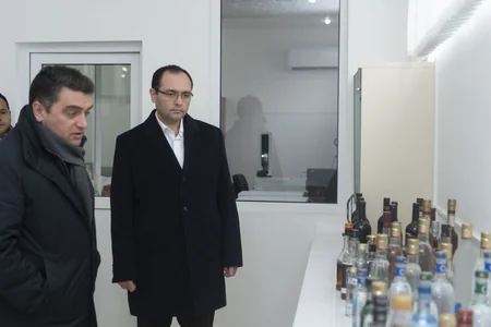 Məcnun Məmmədov Bakı və Abşerondakı müəssisələrin fəaliyyəti ilə tanış olub