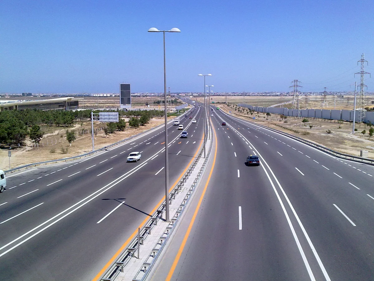 Aeroport-Zığ dairəsi yolunda nəqliyyatın hərəkəti məhdudlaşdırılıb - ƏLAVƏ OLUNUB