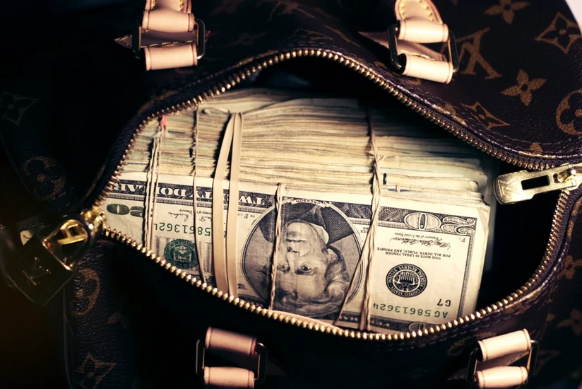 Bakı sakininə qarşı ev satmaq adı ilə 65 min dollarlıq dələduzluq edilib